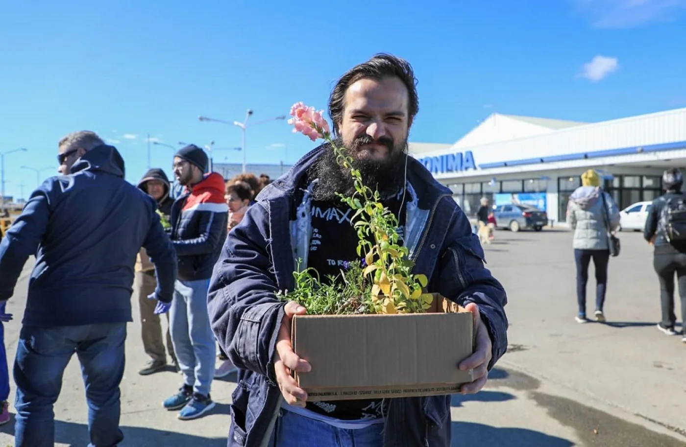 El Municipio entregó más de 6000 plantines