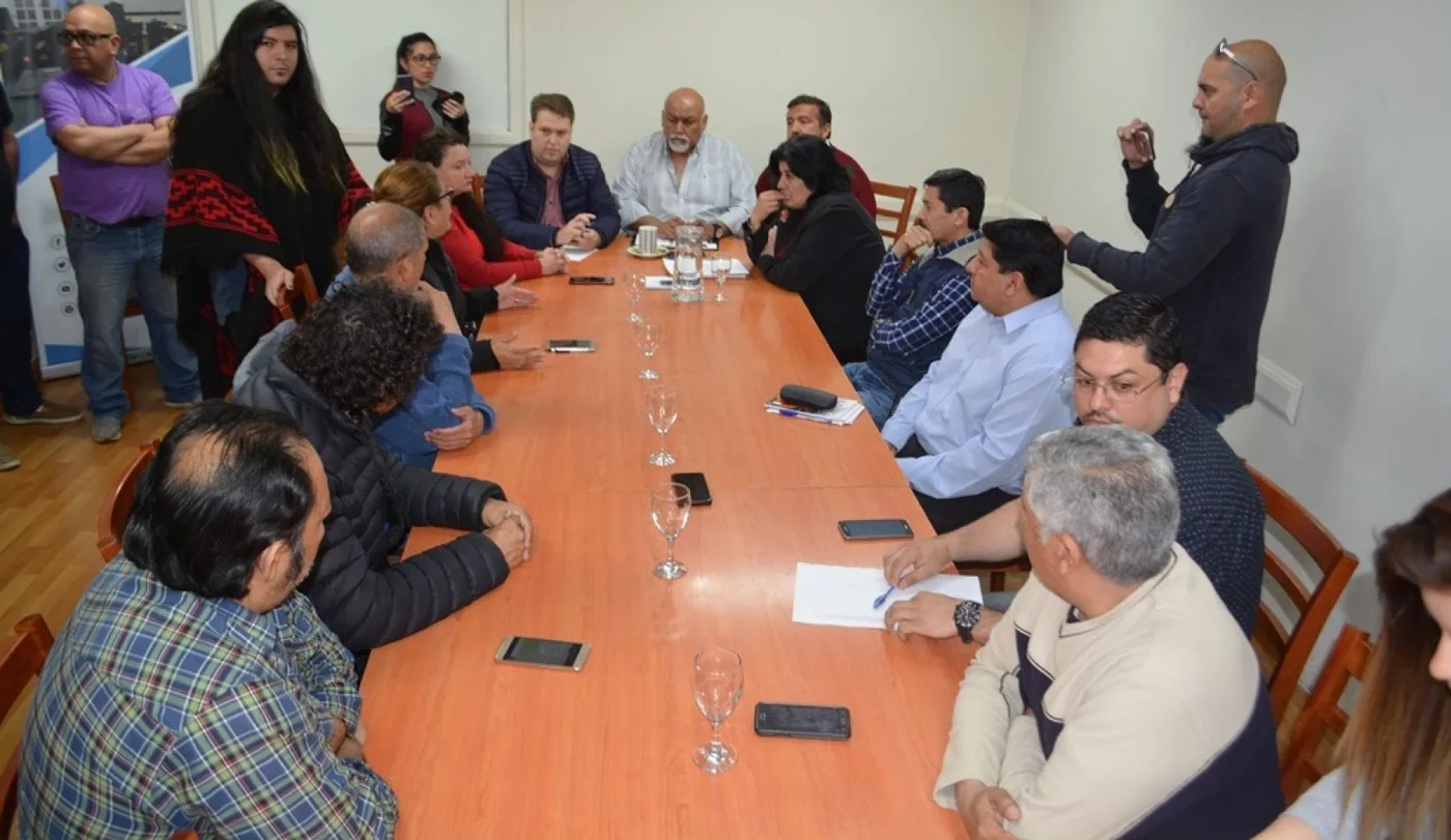 Vecinos desvinculados de sus contratos reclaman por su reincorporación al Municipio