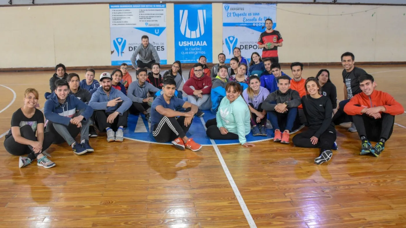 Jóvenes de Ushuaia colaborarán en las colonias municipales