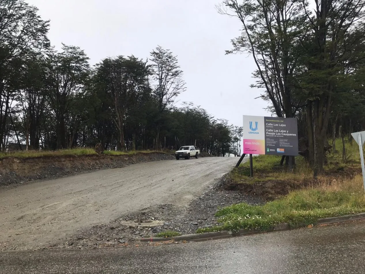 La Municipalidad abrió la calle Las Lajas y amplió la red de agua y cloacas