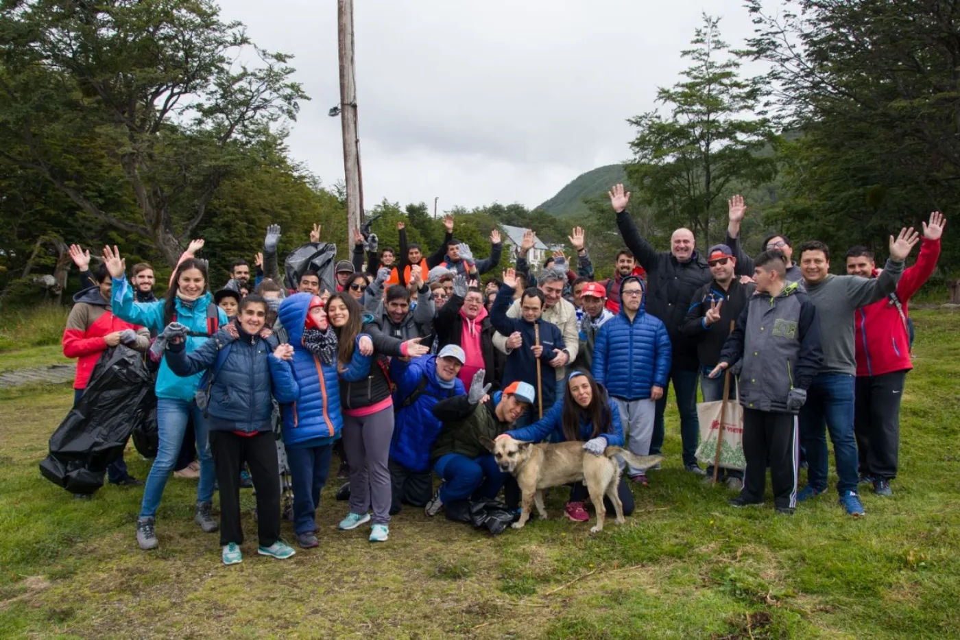 La municipalidad  junto al CAAD realizaron limpieza de la La Laguna del Diablo