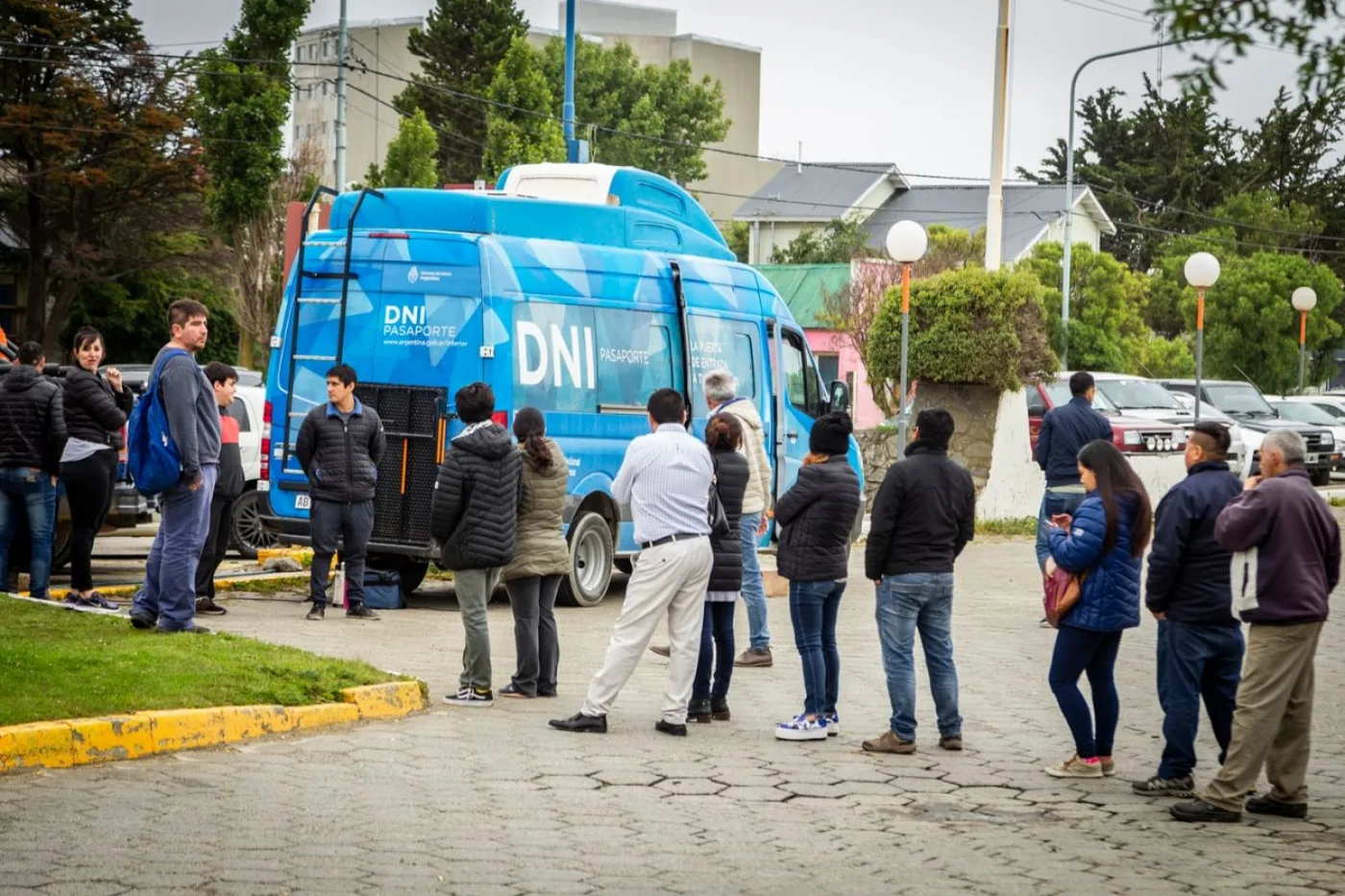 Móvil del RENAPER comienza a atender a vecinos de Río Grande