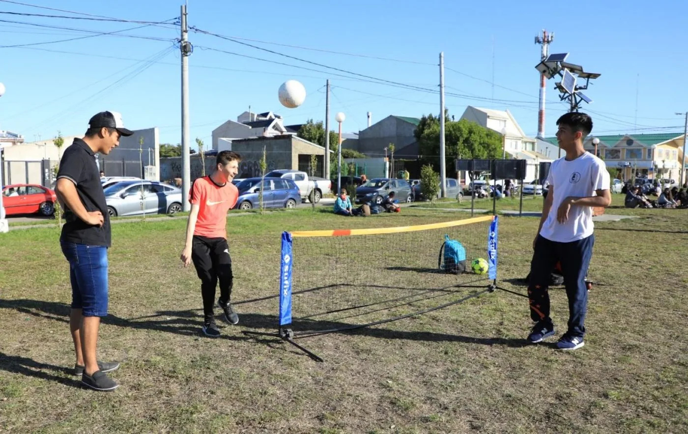 Jóvenes colmaron la plaza para disfrutar de “Ahora las Juventudes”