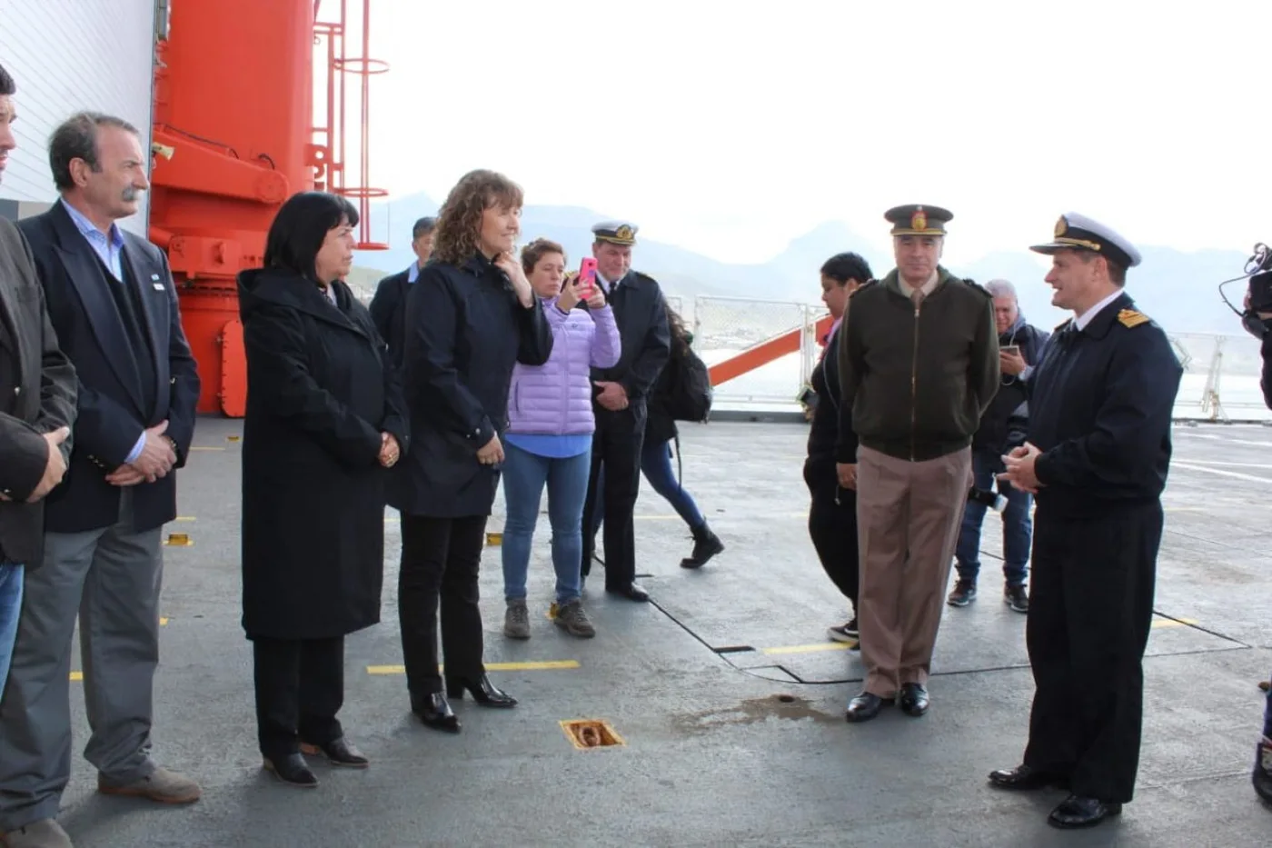 La vicegobernadora Urquiza visitó el rompehielos ARA Almirante Irízar