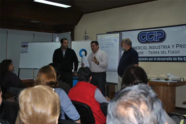 El evento se llevó a cabo en la Cámara de Comercio de Río Grande.