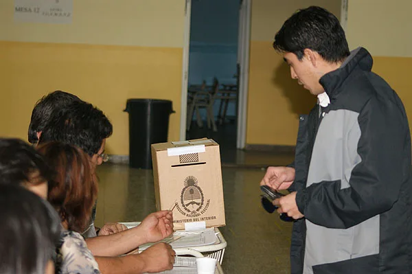 Las charlas apuntan a optimizar la emisión del voto.