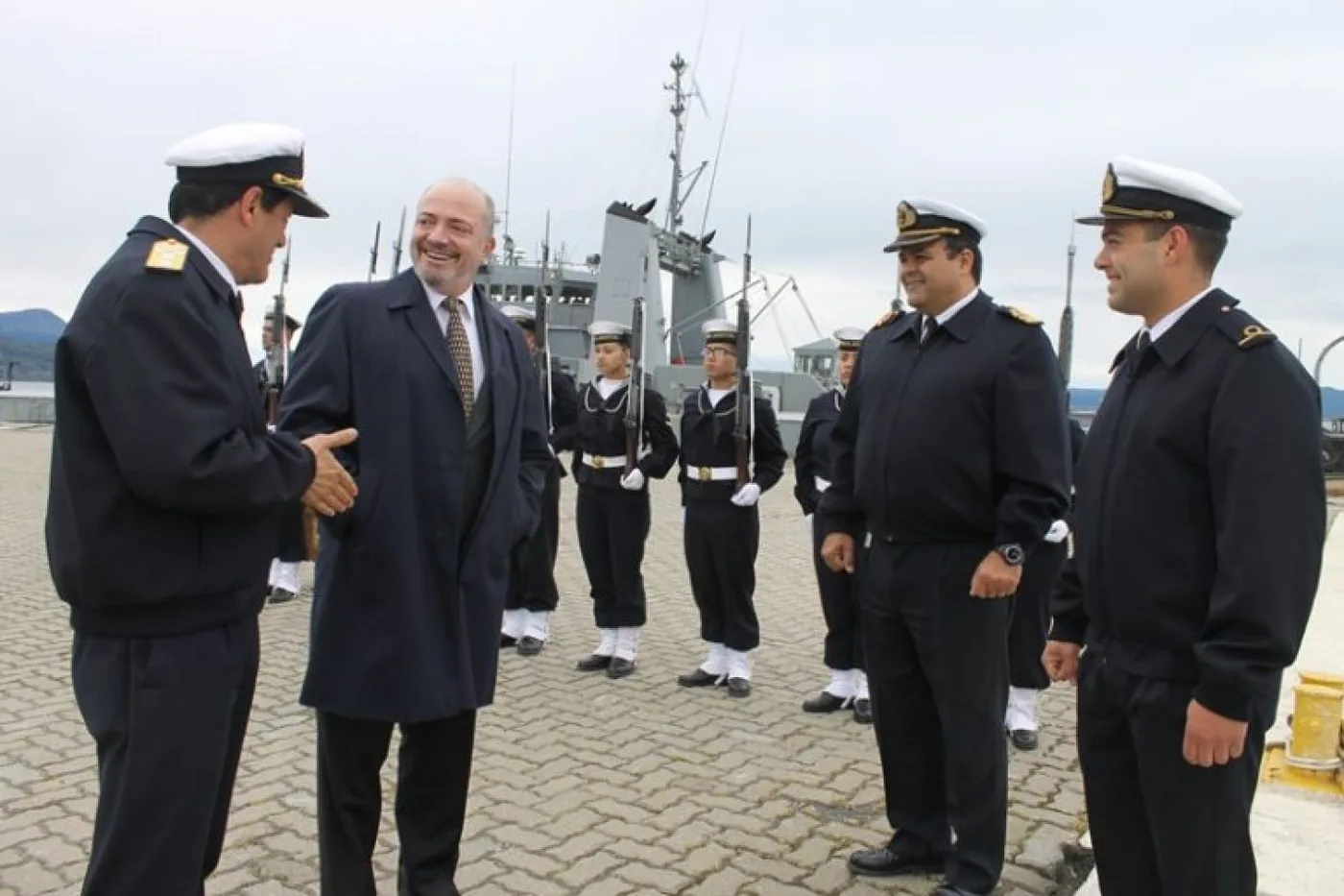 Invitado por el Área Naval Austral de Ushuaia, el Presidente del Superior Tribunal de Justicia, Doctor Gonzalo Sagastume.
