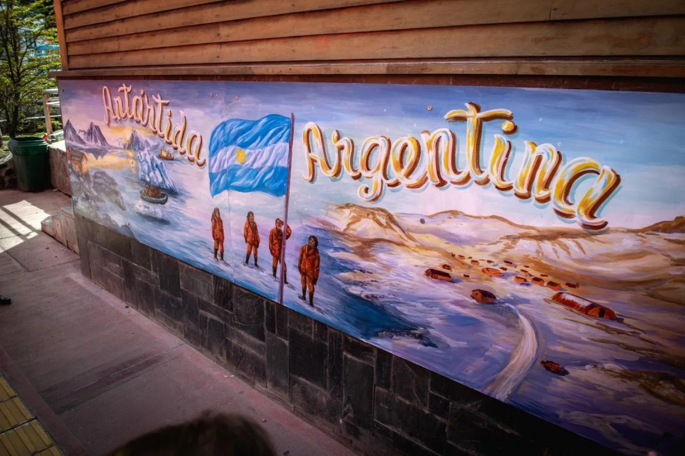 Se inauguró el mural de la "Antártida"