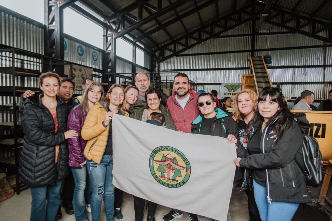 Vuoto acompaño la inauguración de la bloquera y entregó maquinaría