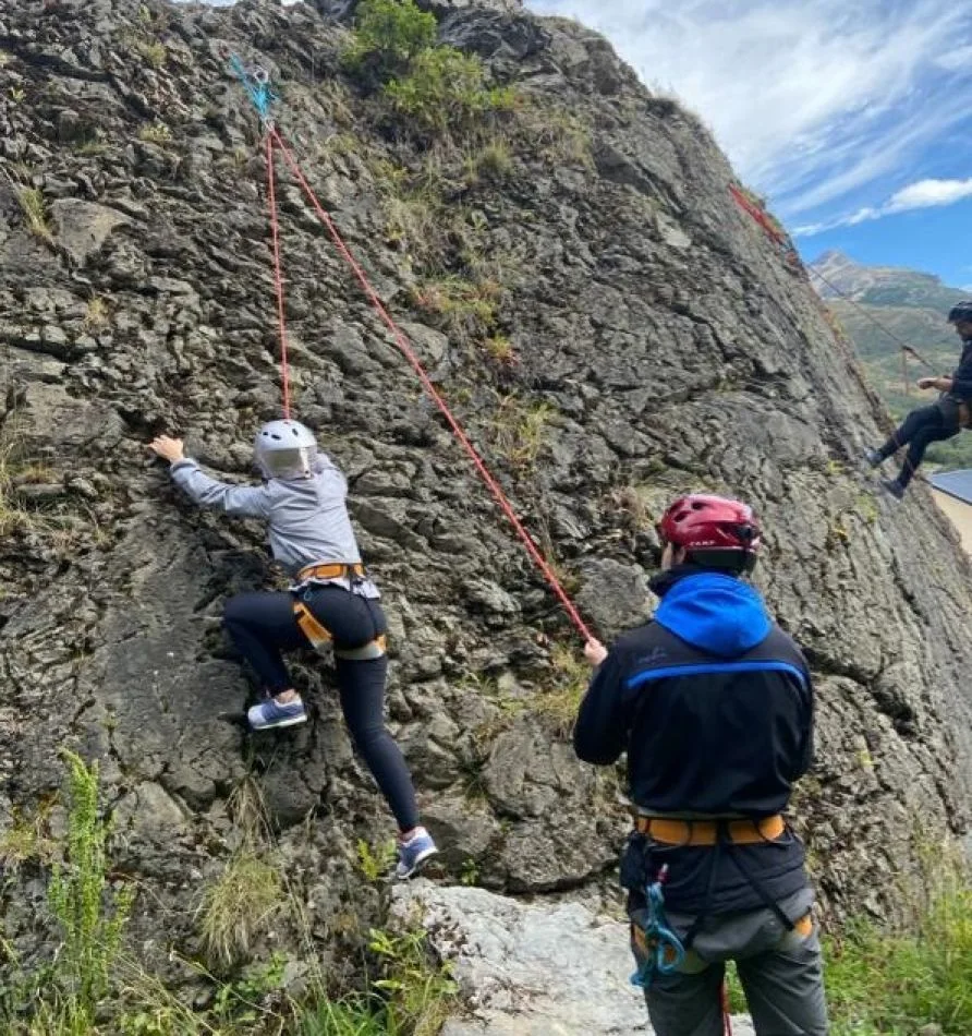 Se realizó la primera clase de escalada deportiva