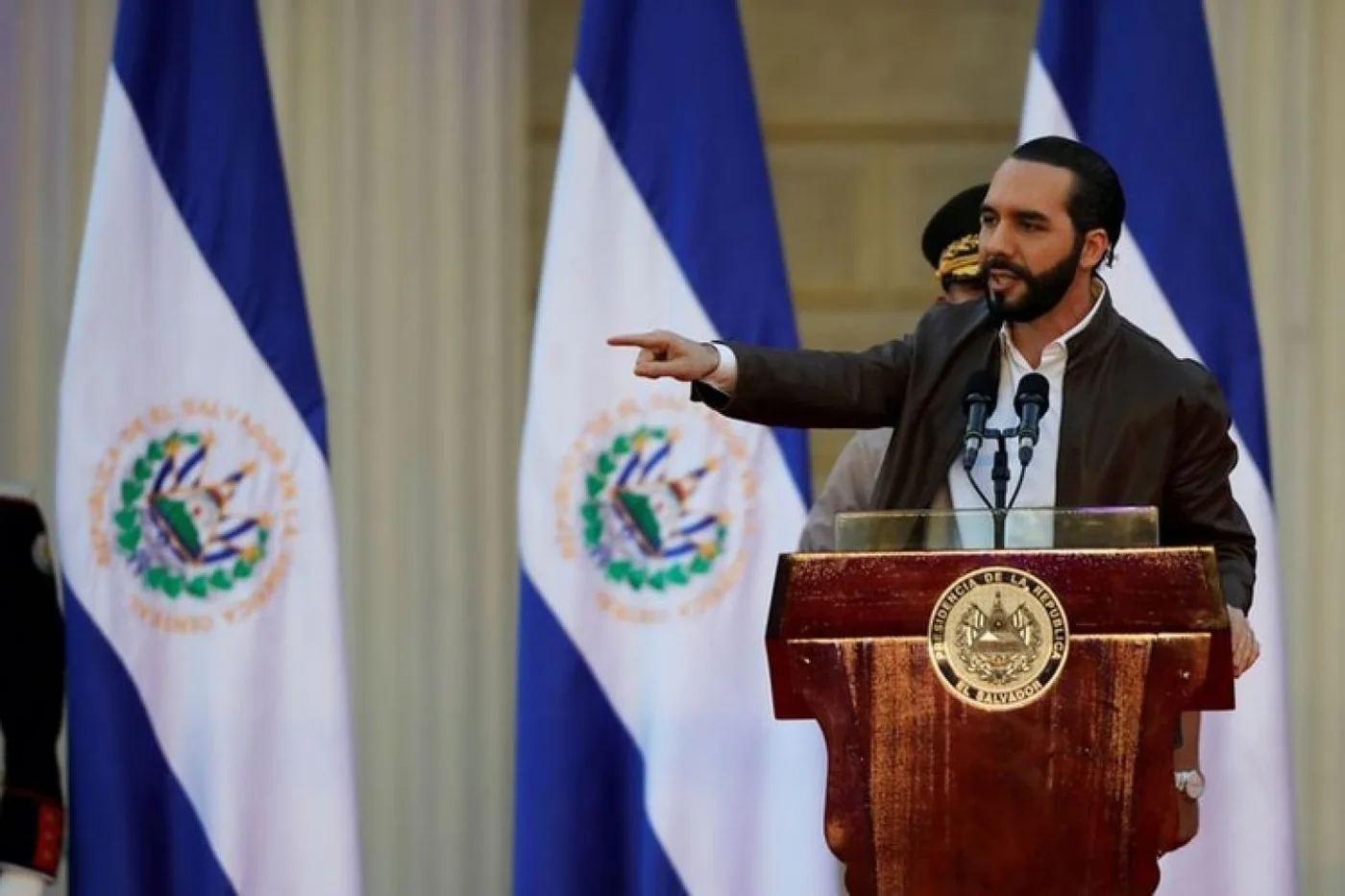 El presidente de El Salvador, Nayib Bukele, anunció una drástica medida para intentar que el coronavirus no ingrese en su país.
