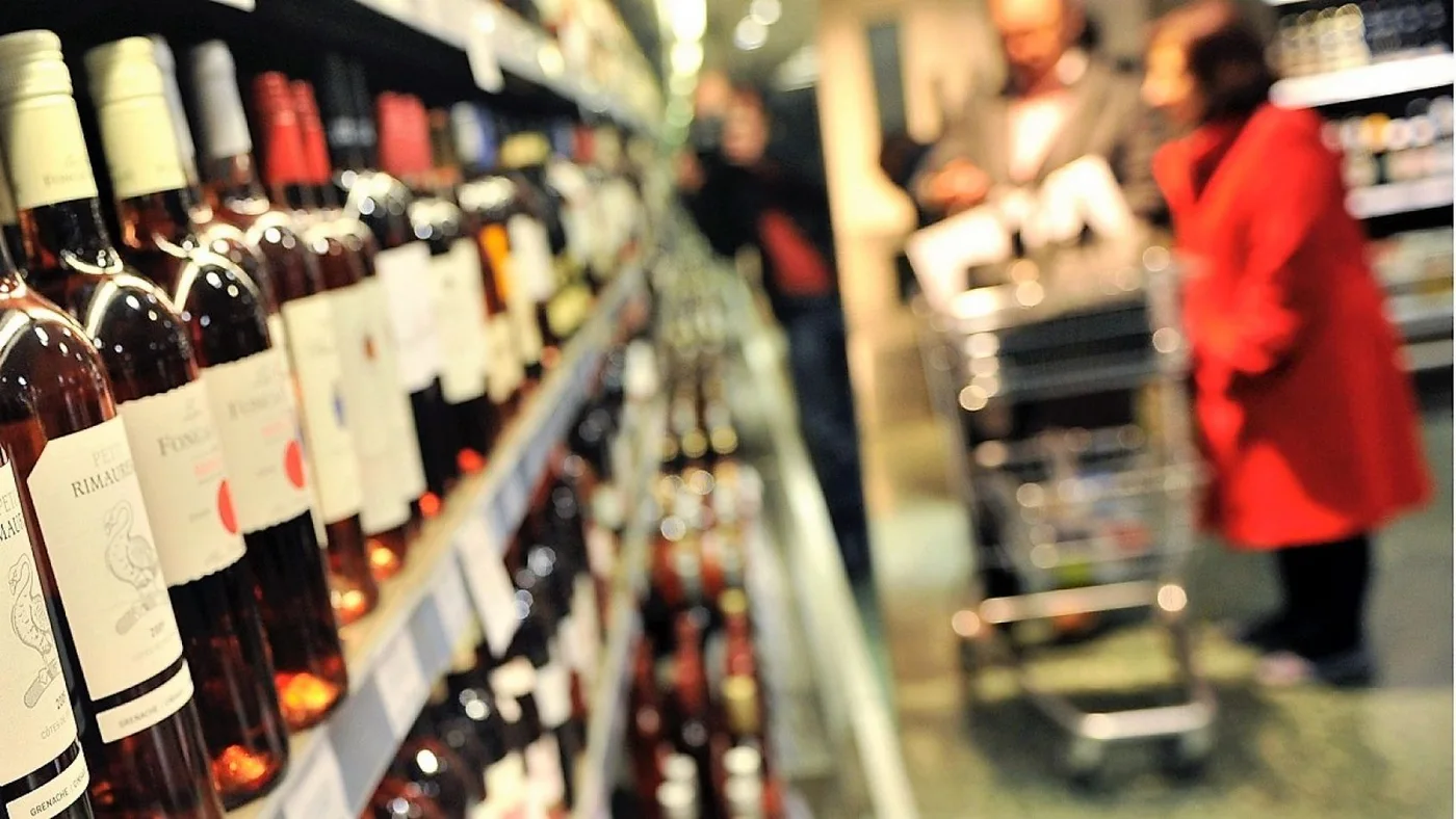 Comercios pueden vender bebidas alcoholicas