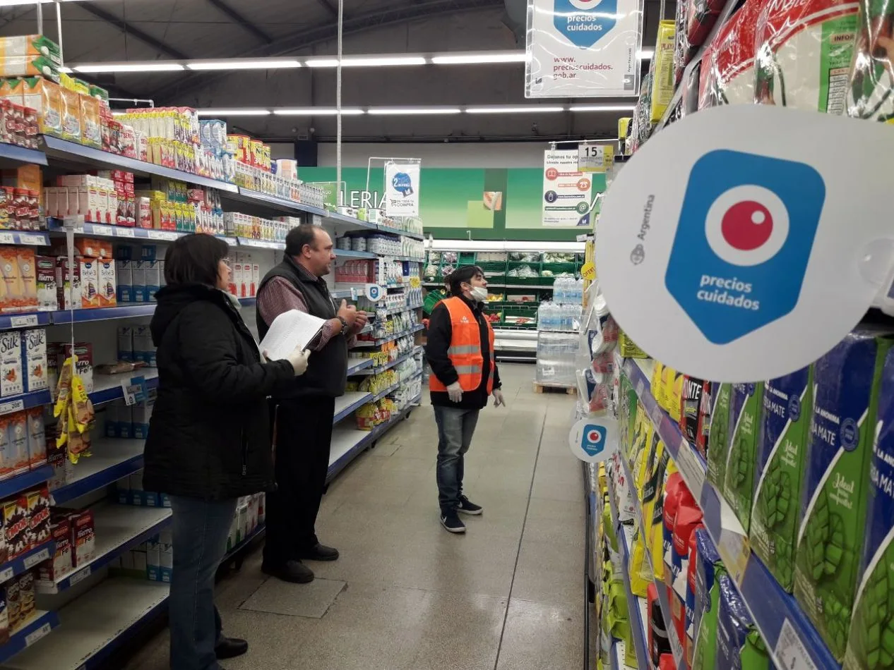 Se realizan controles en un supermercado de la ciudad de Río Grande