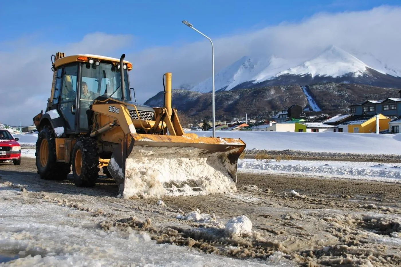 Municipio de Ushuaia refuerza equipamiento para el "Operativo Invierno 2020"