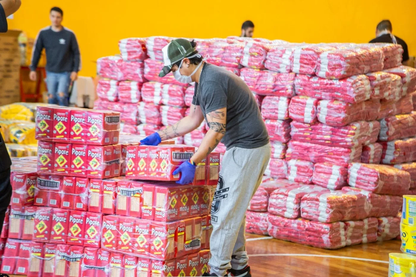 La misma será bajo la modalidad domiciliaria. Está destinada a las familias que se encuentran empadronadas en dicho programa alimentario.
