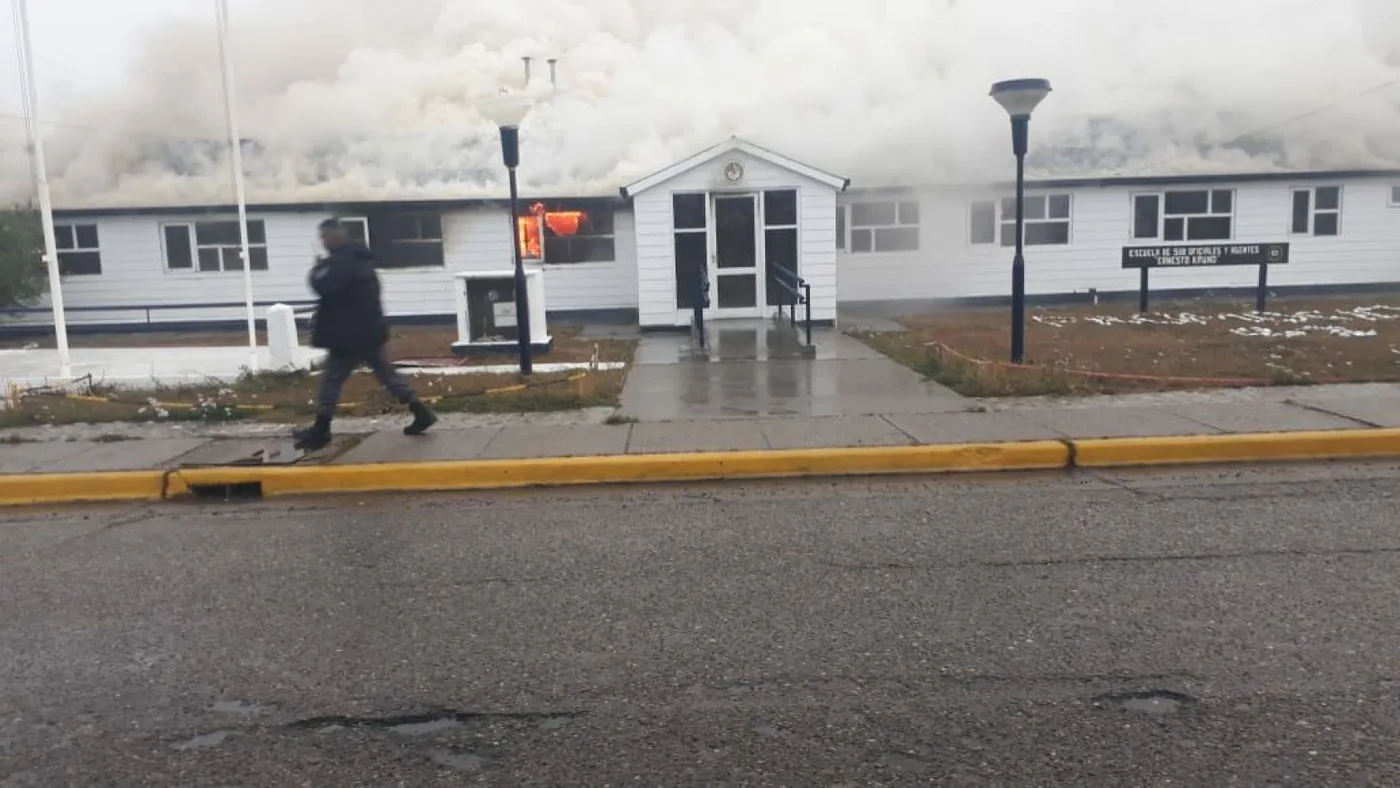 Solo daños materiales en el incendio producido en una gamela de cadetes en Río Grande