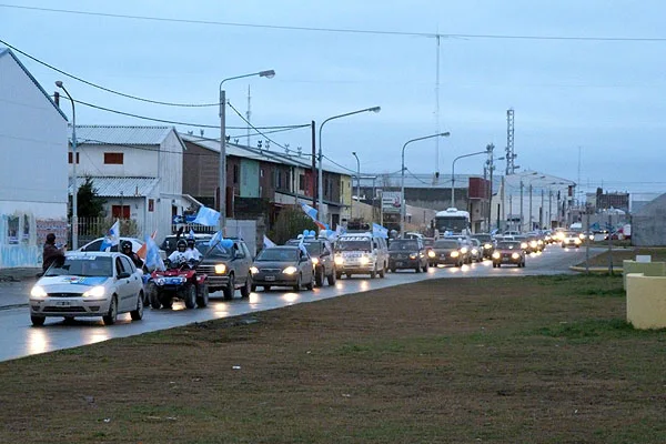 Esta noche, habrá dos caravanas por las calles de Río Grande.