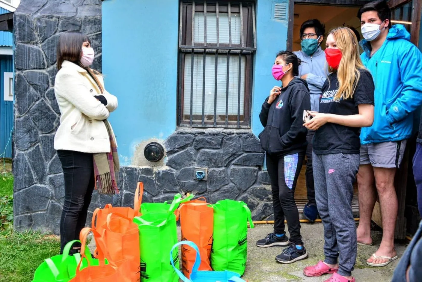 Estudiantes de la UNTdF, son asistidos por la Municipalidad de Ushuaia