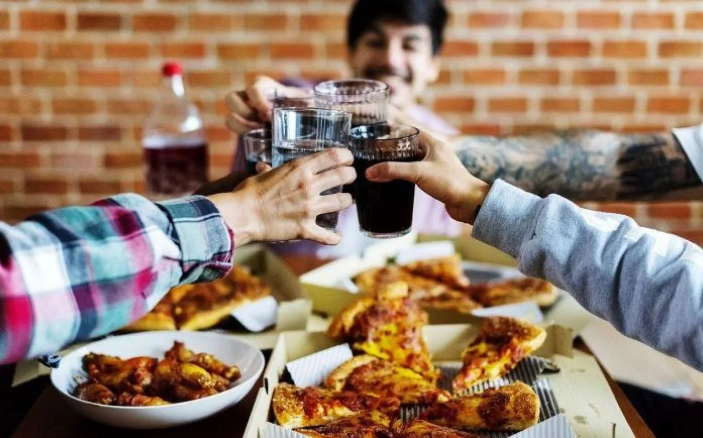 El horario máximo para las reuniones será hasta las 23. “No se pueden hacer festejos ni reuniones con amigos.