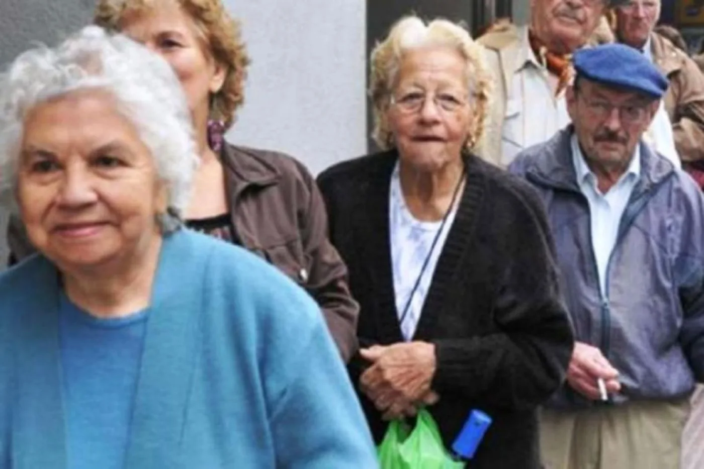 Haberes de junio: Solo jubilados y pensionados podrán cobrar por ventanilla