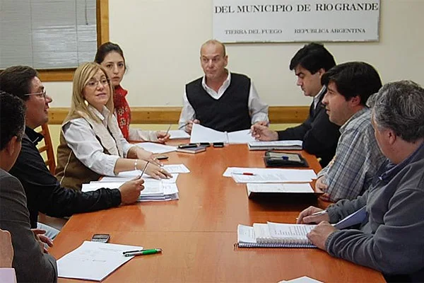 Los ediles, en pleno debate por el estacionamiento medido.