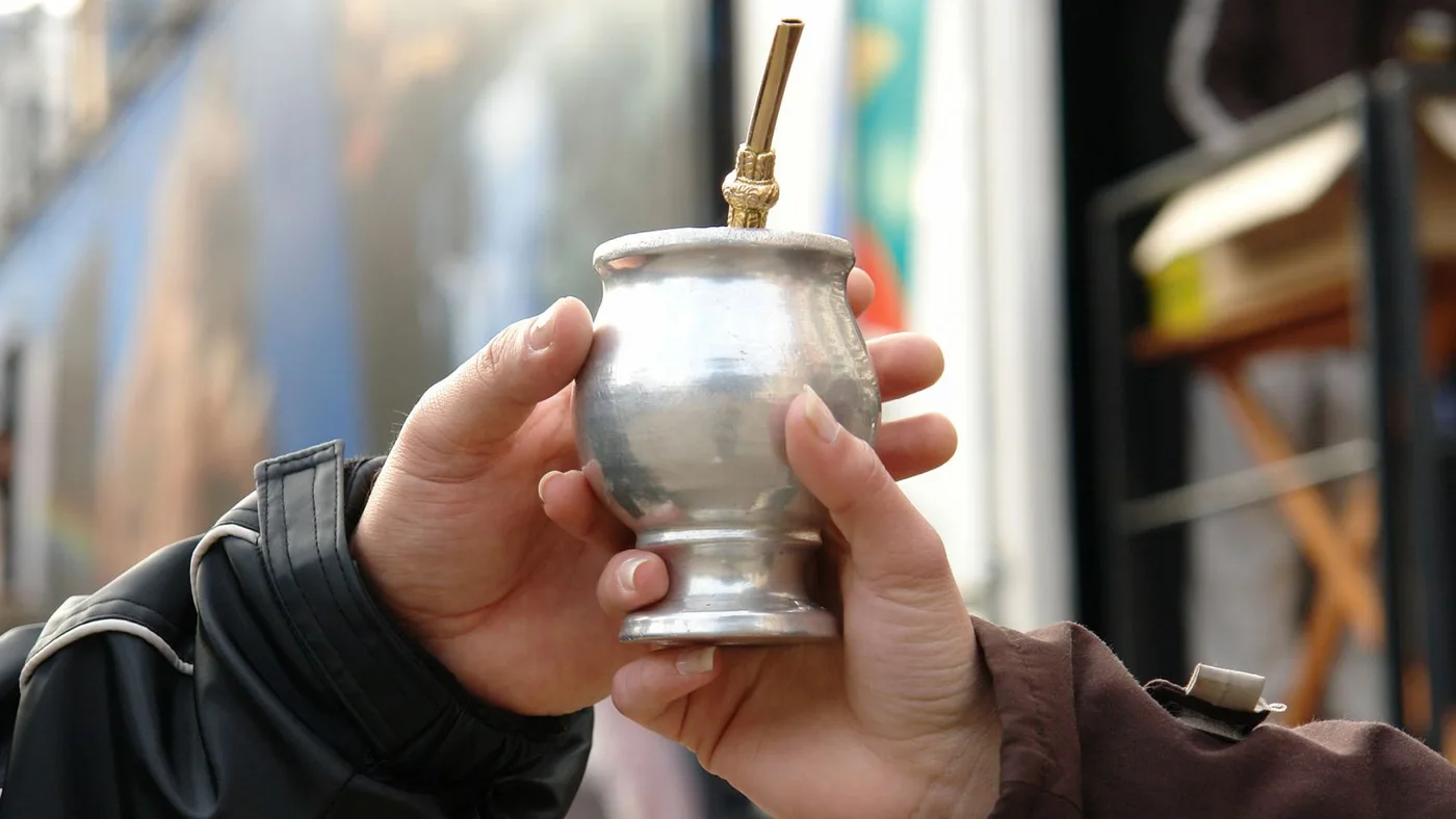 Un mate generó un brote de coronavirus y Colón volvió a la fase 1