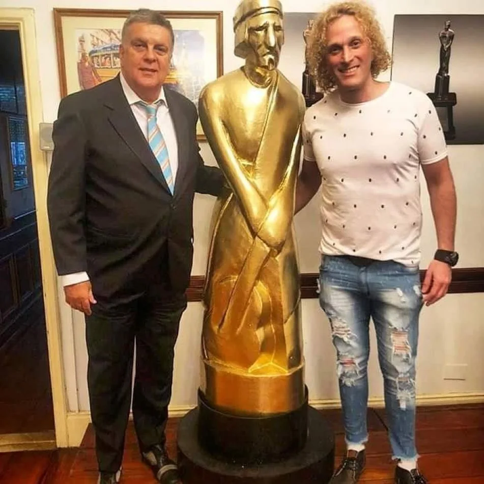 Profesor de teatro Javo Rocha y el presidente de la entidad Luis Ventura.