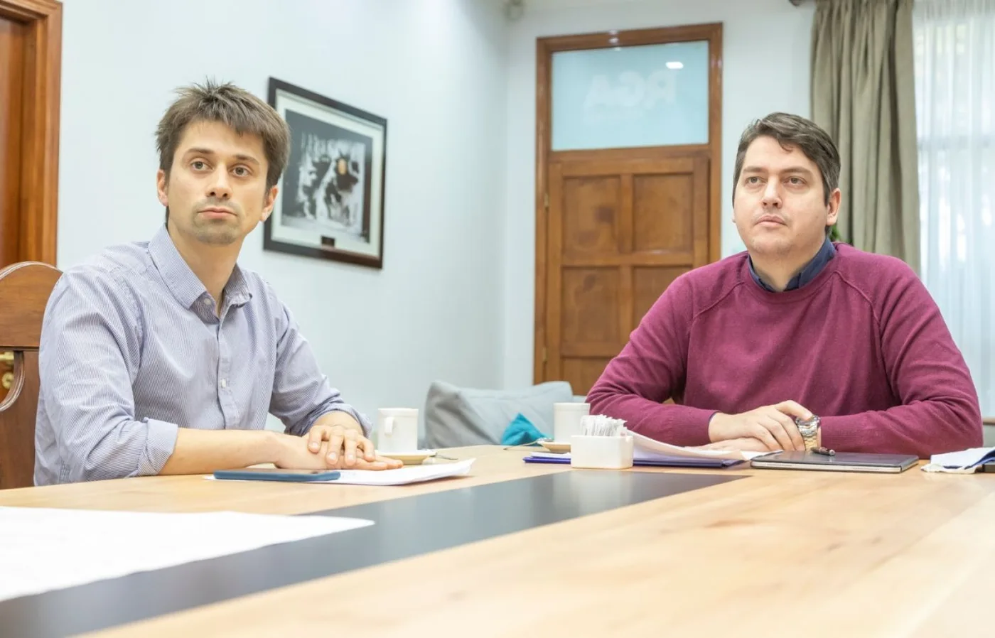 El intendente Martín Perez, junto al subsecretario de Planificación y Cooperación del Municipio, Juan Pablo Deluca.