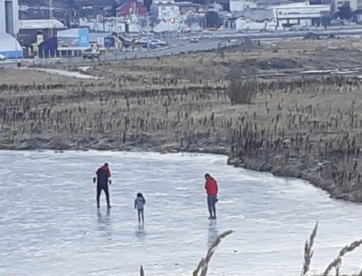 Se recuerda la prohibición de caminar y patinar sobre la Bahía Encerrada