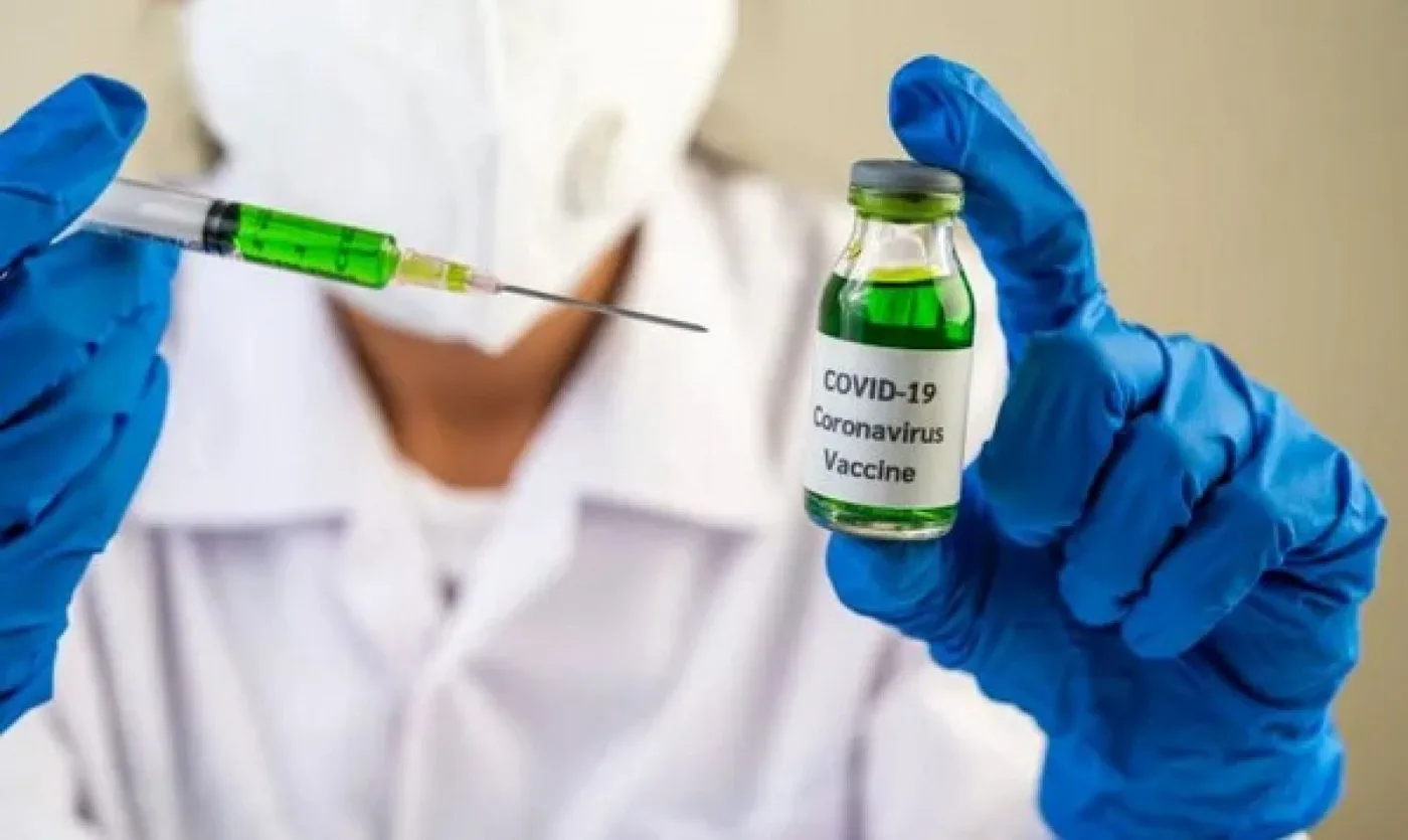Los primeros resultados de la vacuna de Oxford concluyen que es segura