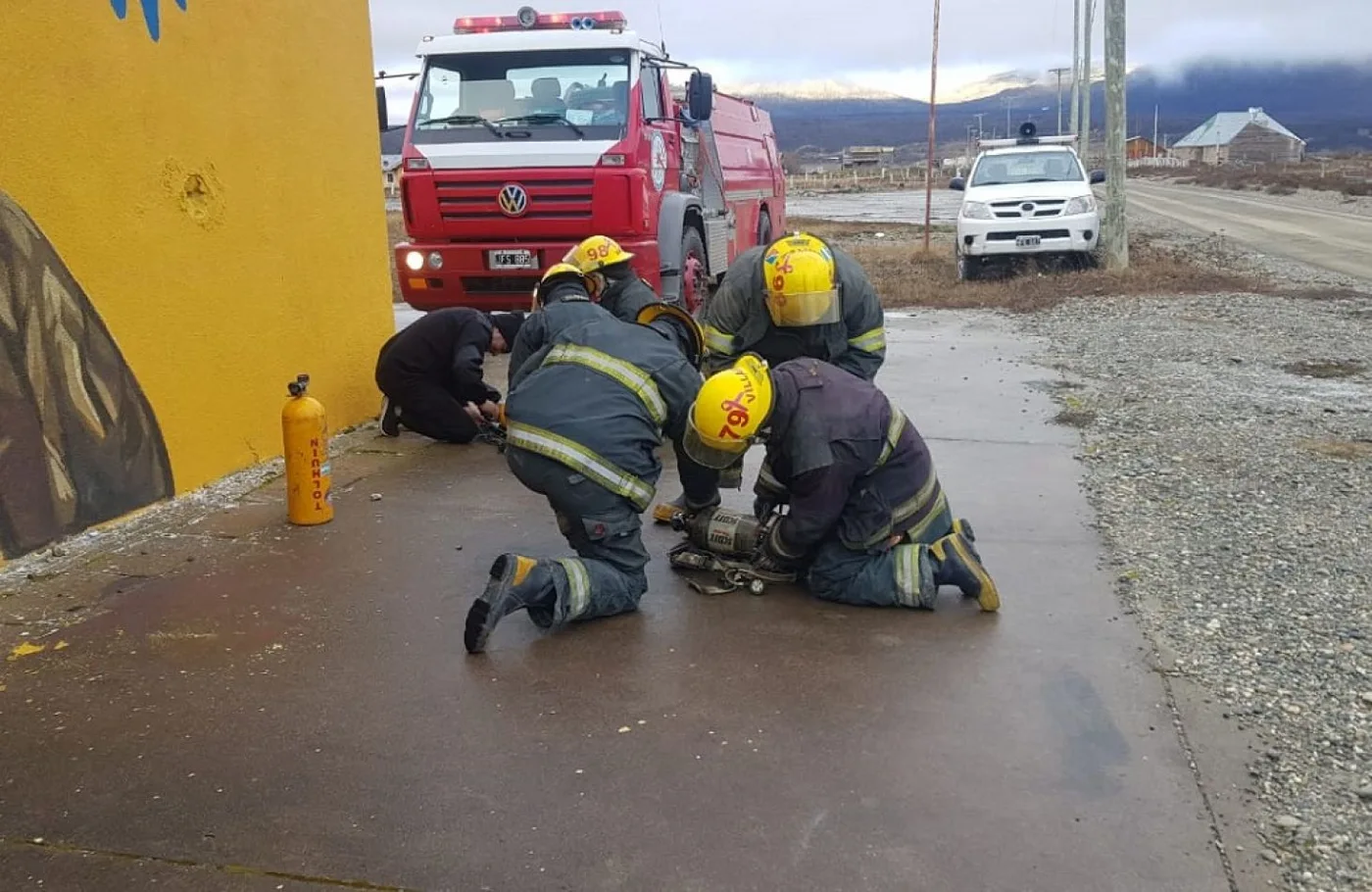 Los bomberos de Tolhuin se mantienen en permanente capacitación.