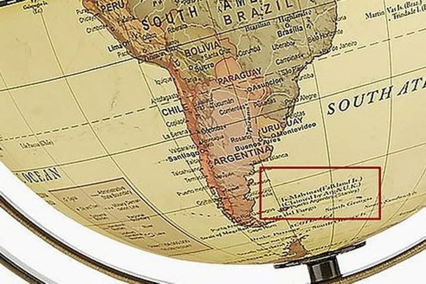 Londres: polémica con un globo terráqueo que llama Malvinas a las islas del Atlántico Sur