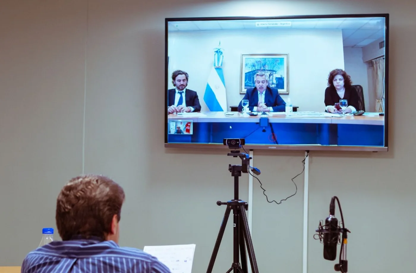 El Gobernador de Tierra del Fuego, AIAS, Gustavo Melella, mantuvo una reunión por videoconferencia con el Presidente Alberto Fernández.