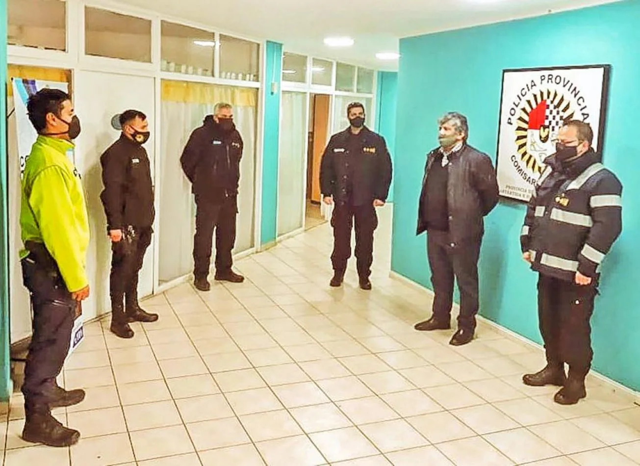 Reconocimiento a agentes policiales de Río Grande.