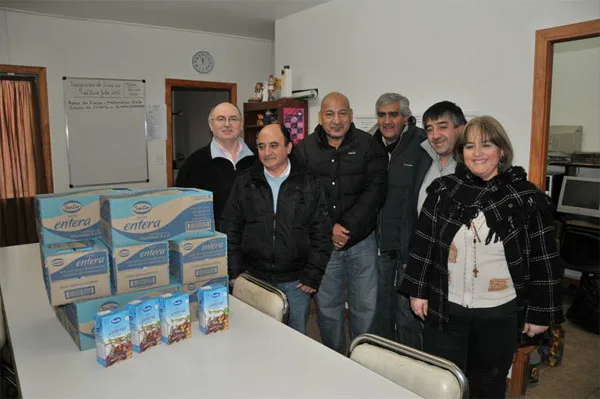 Gabriela Castillo junto a los referentes del Club Municipal.