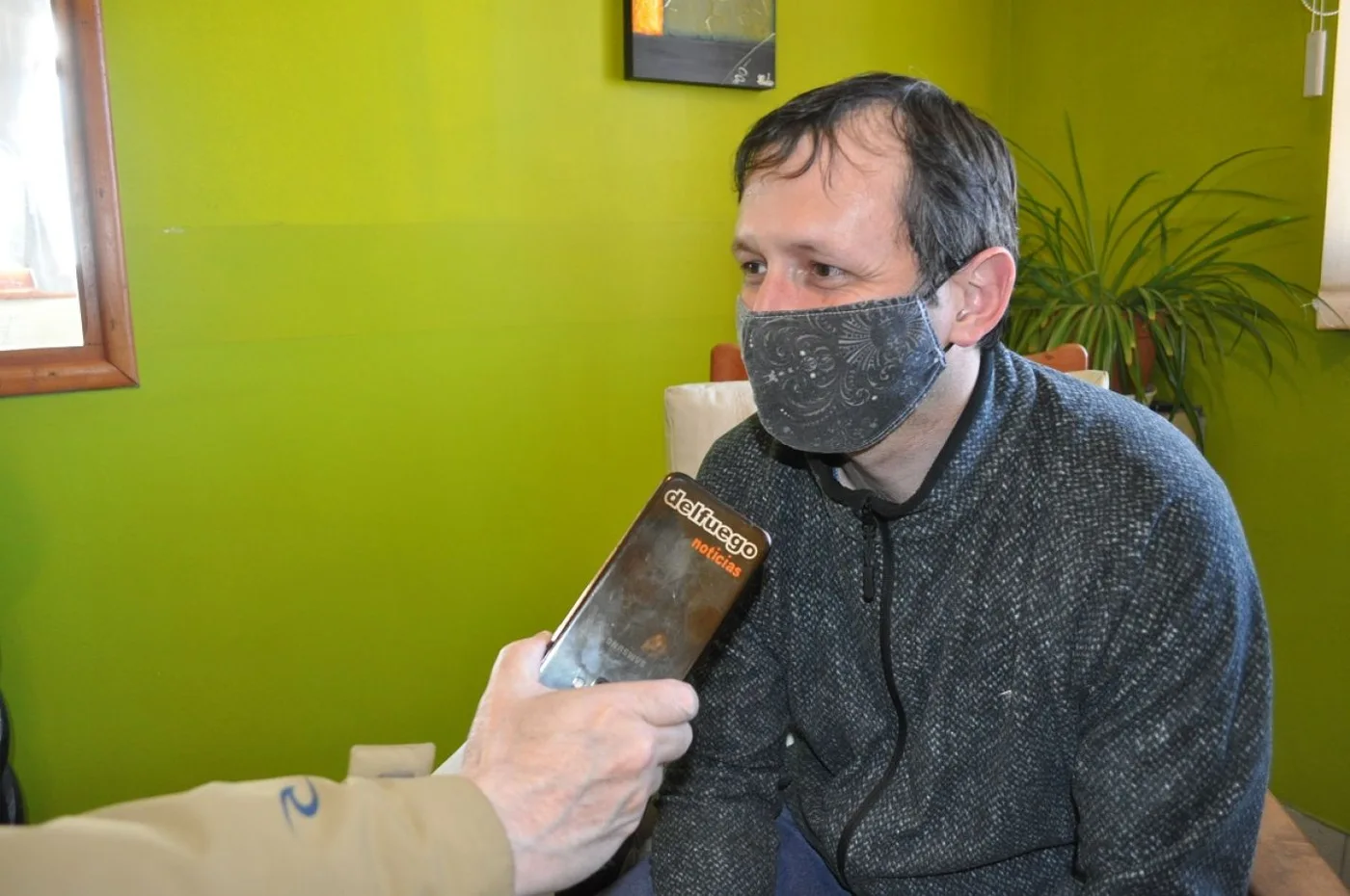 El Padre Iván Bressan, dialogó con la prensa sobre la campaña nacional Más por Menos.