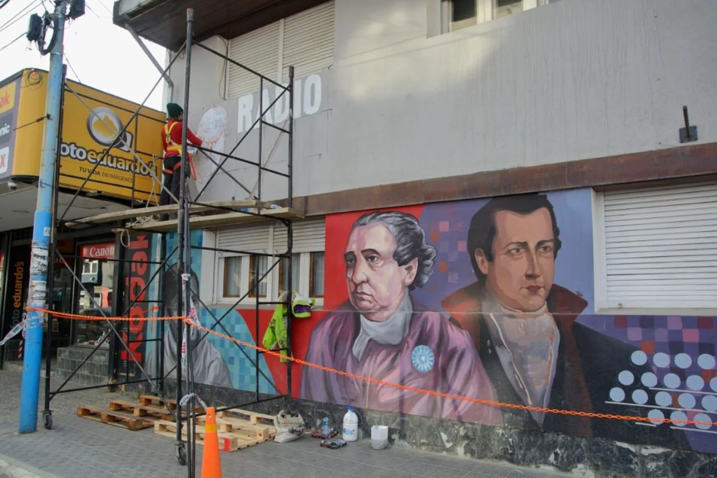 Retomaron los trabajos en el mural de Radio Nacional