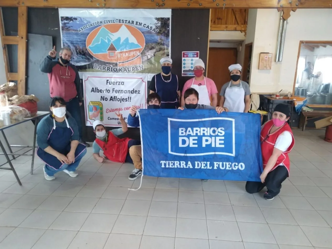 Somos Barrios de Pie volvió a repartir viandas en merenderos y comedores de la ciudad de Ushuaia.