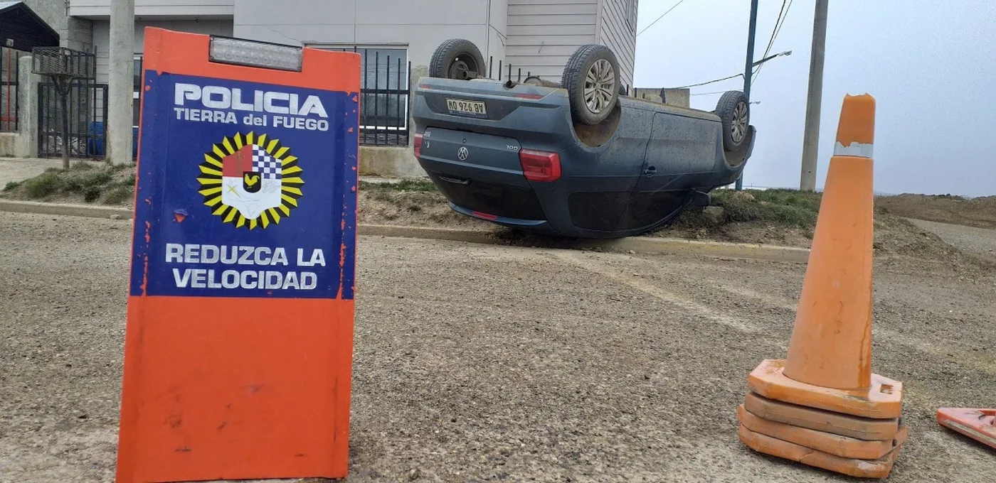 Volcó un auto en Chacra Once