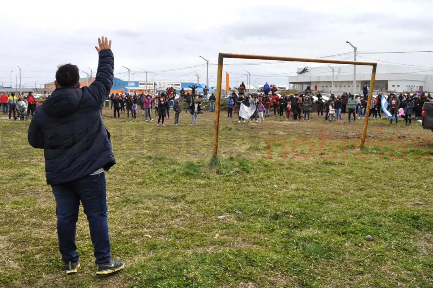 Evangélicos vuelven a reclamar al aire libre.