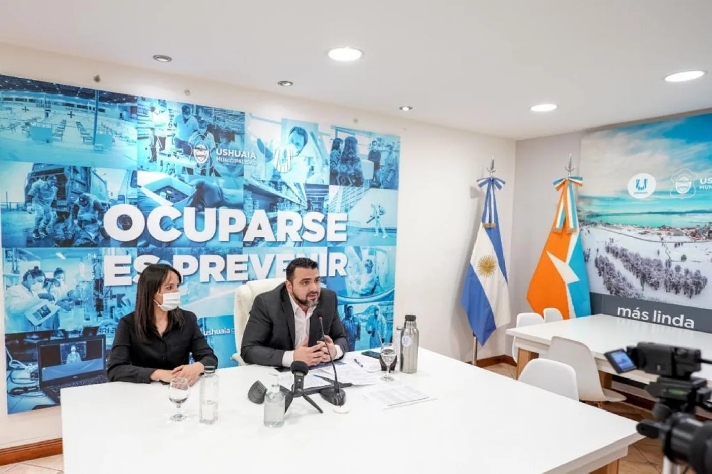 Intendente de Ushuaia, Walter Vuoto, participó de la presentación de un curso de capacitación sobre comercio exterior