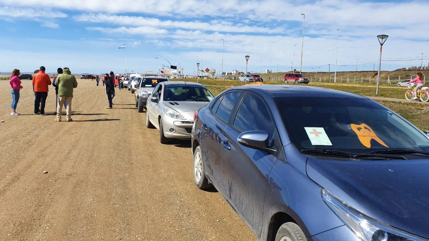 Profesional de Salud, de caravana por la ciudad de Río Grande