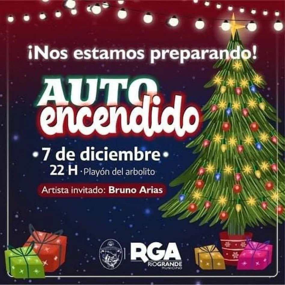 Primer "auto encendido" del árbol de navidad