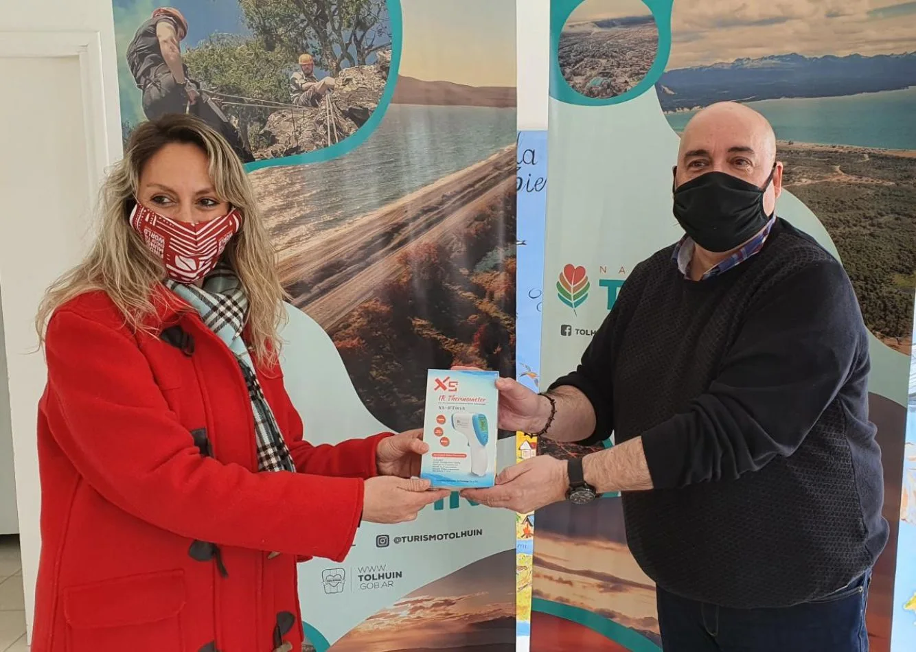 INFUETUR entregó termómetros digitales a las Secretarías de Turismo de Ushuaia, Río Grande y Tolhuin
