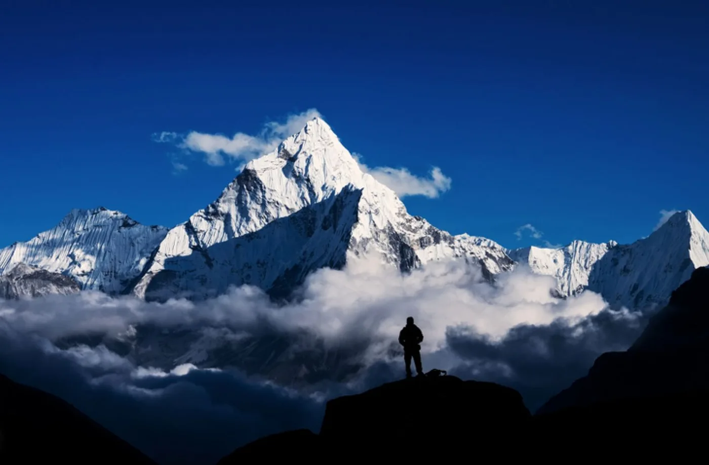 El monte Everest es más alto de lo que se decía: mide 8.848,86 metros.