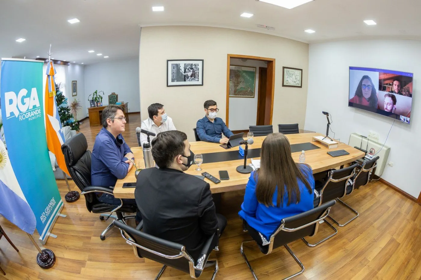 Encuentro con representantes del Centro de Innovación de Negocios de la Unión Europea.