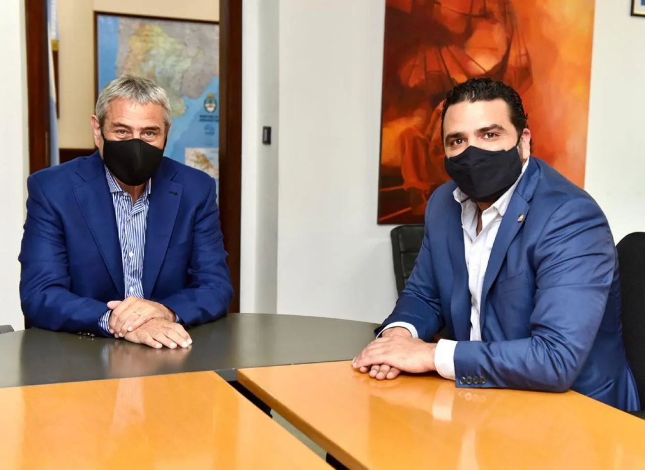 Ministro de Desarrollo Territorial y Hábitat de la Nación, Jorge Ferraresi, el intendente Walter Vuoto.