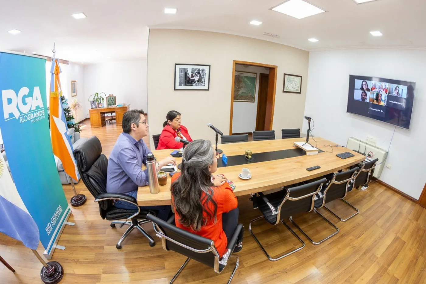 Perez firmó un convenio para fortalecer las organizaciones comunitarias