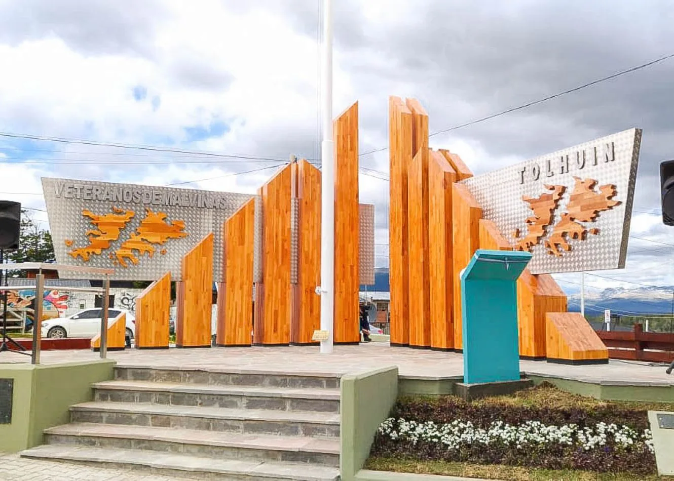 Se inauguró el monumento alusivo a las Islas Malvinas en Tolhuin