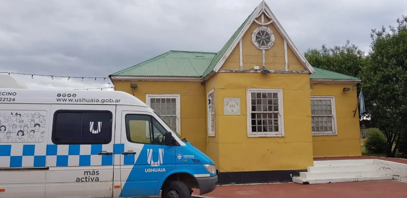 Museo de la ciudad de Ushuaia, la antigua Casa Pena ubicada en el Paseo de las Rosas.